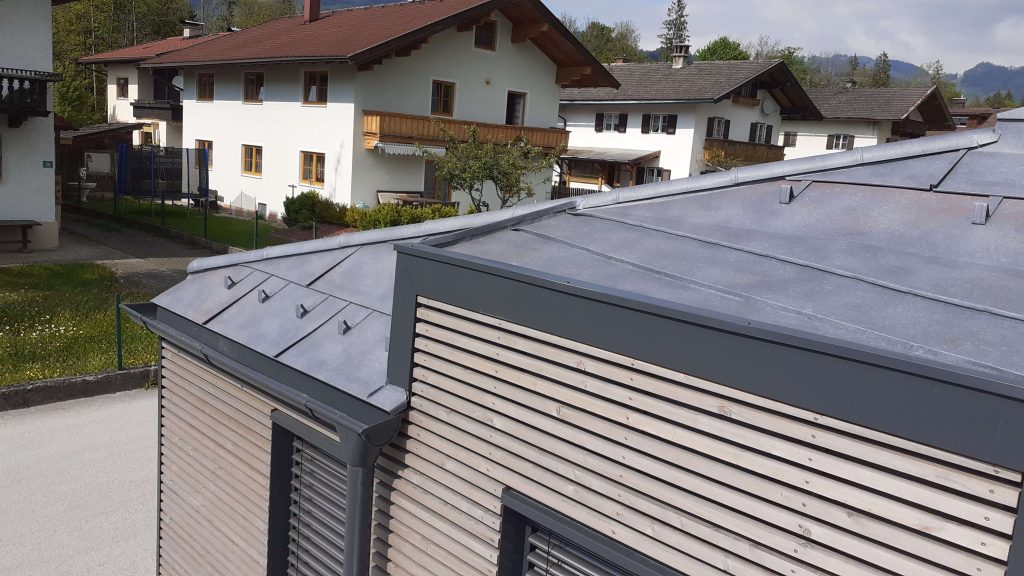 Dachsanierung mit Prefa Dachschindel